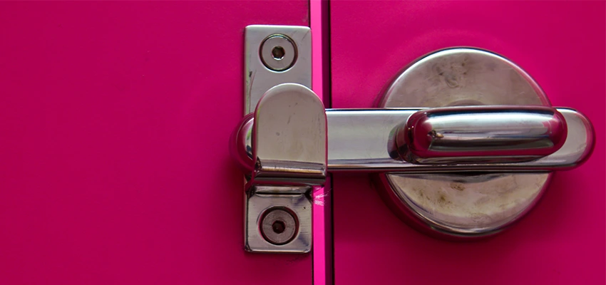 Childproof Gate Lock in San Jacinto, California